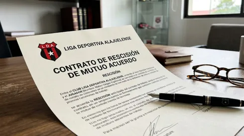 Alajuelense quiere rescindirle a una figura.