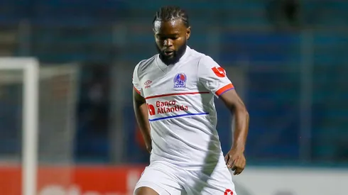Elison Rivas se queda sin contrato al cierre del Clausura 2026 de la Liga Nacional. Foto: X Olimpia.