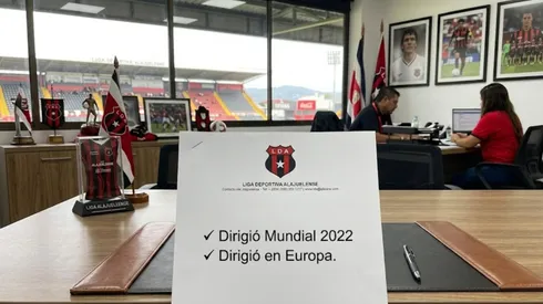 Alajuelense va por un DT importante.