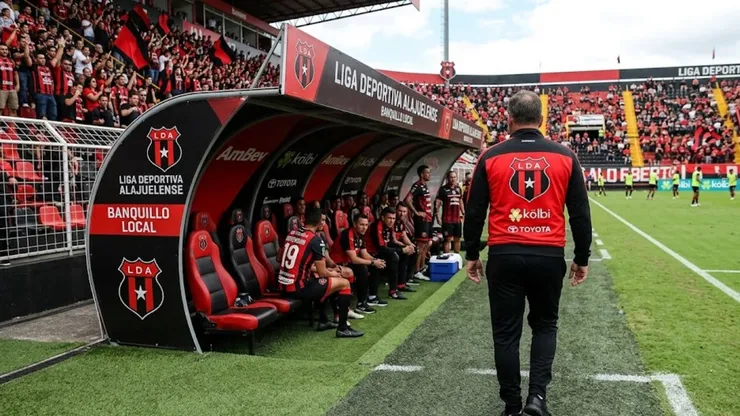 Alajuelense quiere cerrar rápido a su delantero.