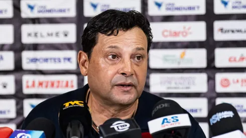 Jeaustin Campos tras el triunfo de Real España ante Olimpia. Foto: La Prensa.