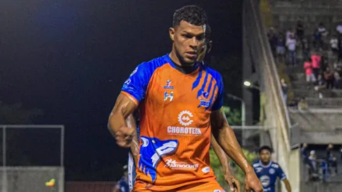 Kilmar Peña es uno de los goleadores del Clausura 2026 en la Liga de Honduras. Foto: Lobos UPNFM.