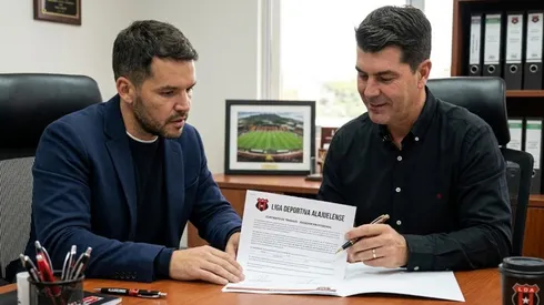 Los dos entrenadores que analiza Alajuelense.