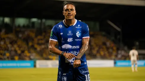 Alonso Hernández aterriza en la Vieja Metrópoli.