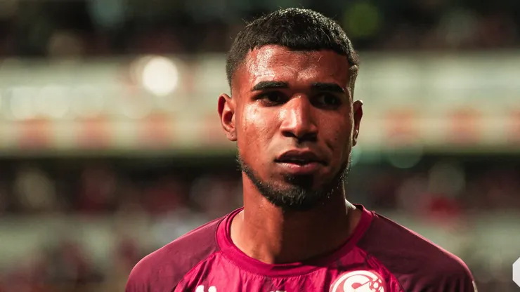 Saprissa castiga a Gerald Taylor por su gesto obsceno a Elías Aguilar