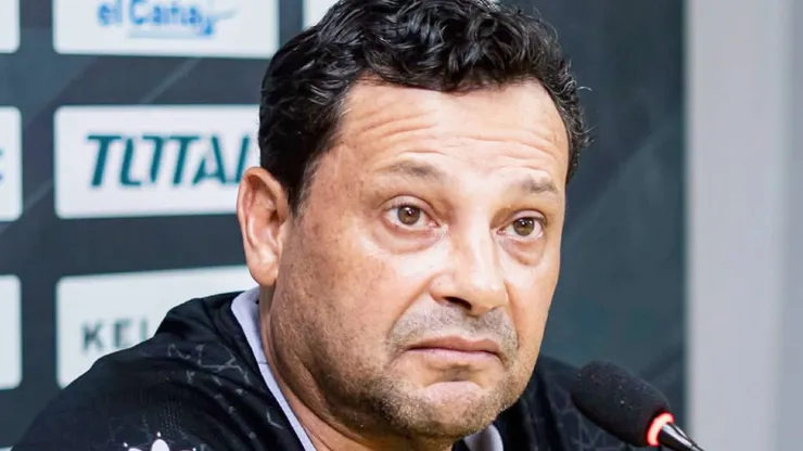 Jeaustin Campos puede perder a uno de sus jugadores consentidos.