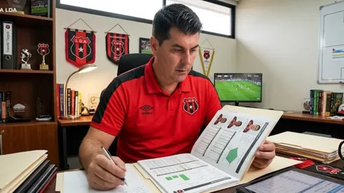 Rescalvo analiza fichajes para Alajuelense.