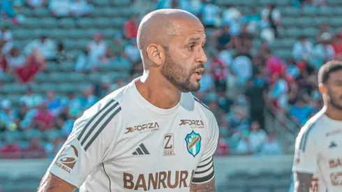 José Contreras seguirá en Comunicaciones.