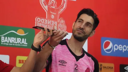 Uno de los ídolos de los rojos no se olvida de su exequipo