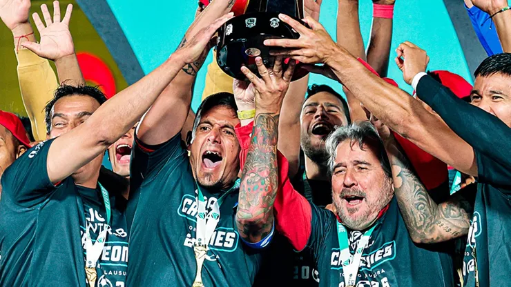 Los rojos se ubican en la cima