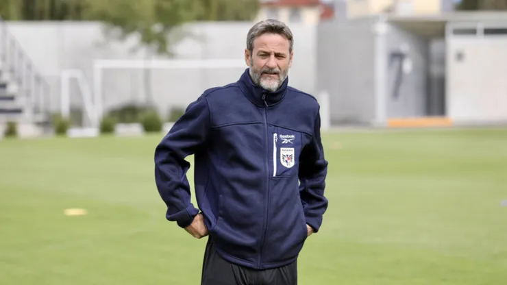 El entrenador no define su futuro