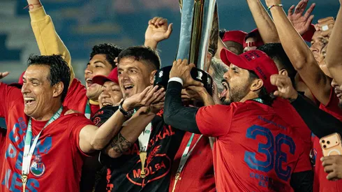Los rojos siguen con los movimientos