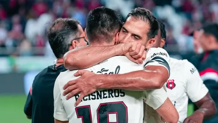 Ronaldo Cisneros pasa por un delicado momento familiar.