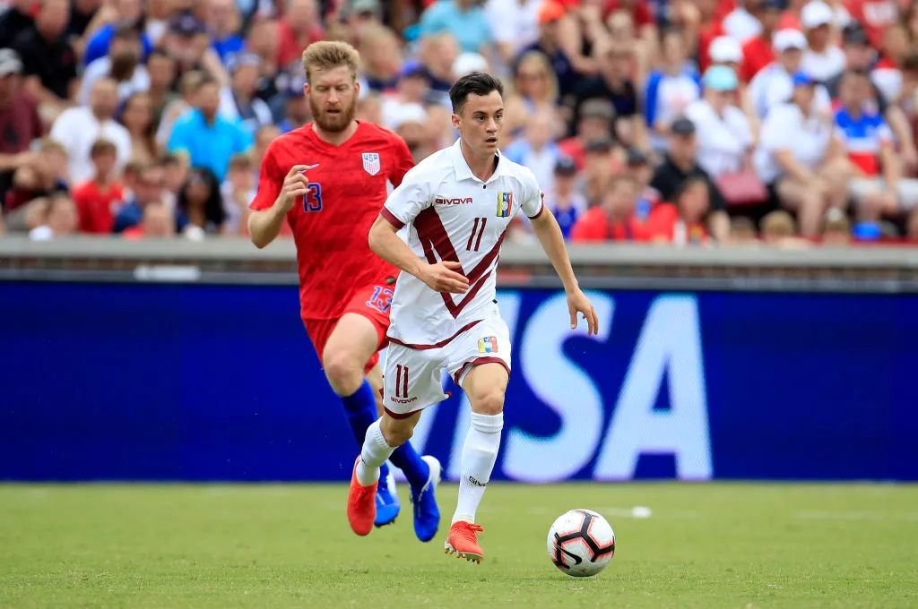 Alajuelense se refuerza con un volante ofensivo de jerarquía internacional (Getty Images).