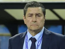Luis Fernando Tena y las decisiones que cuestionan su permanencia en la Selección de Guatemala