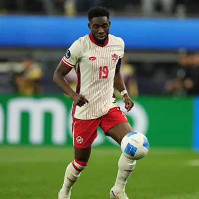 ¿Por qué no juega Alphonso Davies en el debut de Canadá?