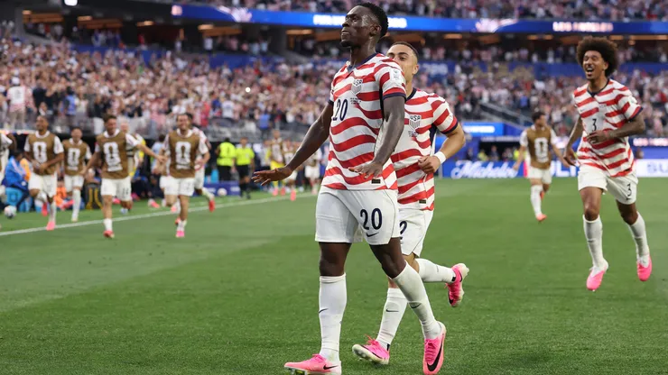 Gran victoria de USA en su debut