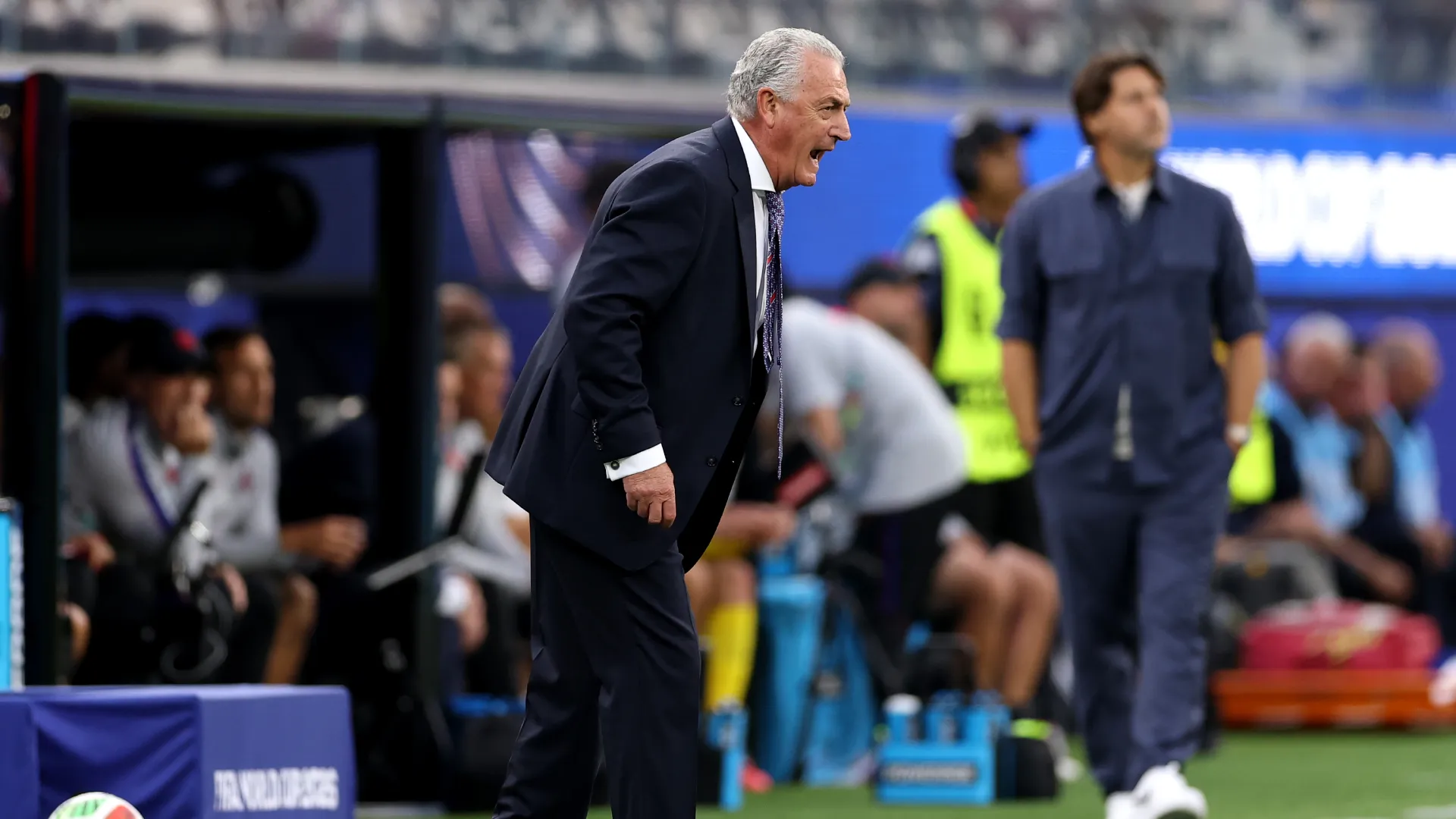 Los salarios de Alfaro y Pochettino, incomparables como sus selecciones. (Getty Images)