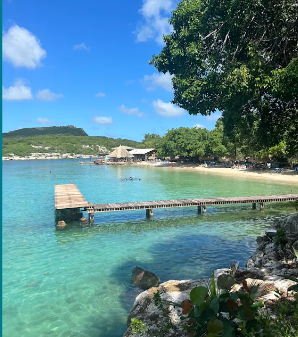 El país cuenta con vistas paradisíacas al mar caribeño (Google Maps).