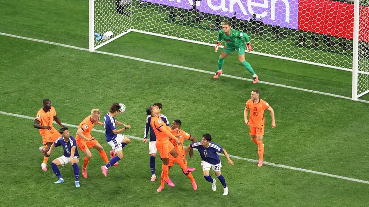 Ogawa anota el 2-2 de cabeza.