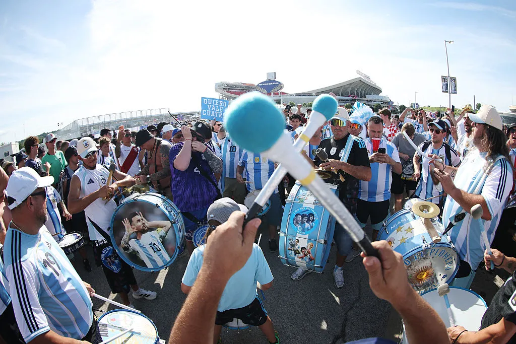 KANSAS CITY, MISSOURI - JUNE 16: Argentina fans arrive before the FIFA World Cup 2026 Group J match between Argentina and Algeria at Kansas City Stadium on June 16, 2026 in Kansas City, Missouri. (Photo by Steph Chambers - FIFA/FIFA via Getty Images)