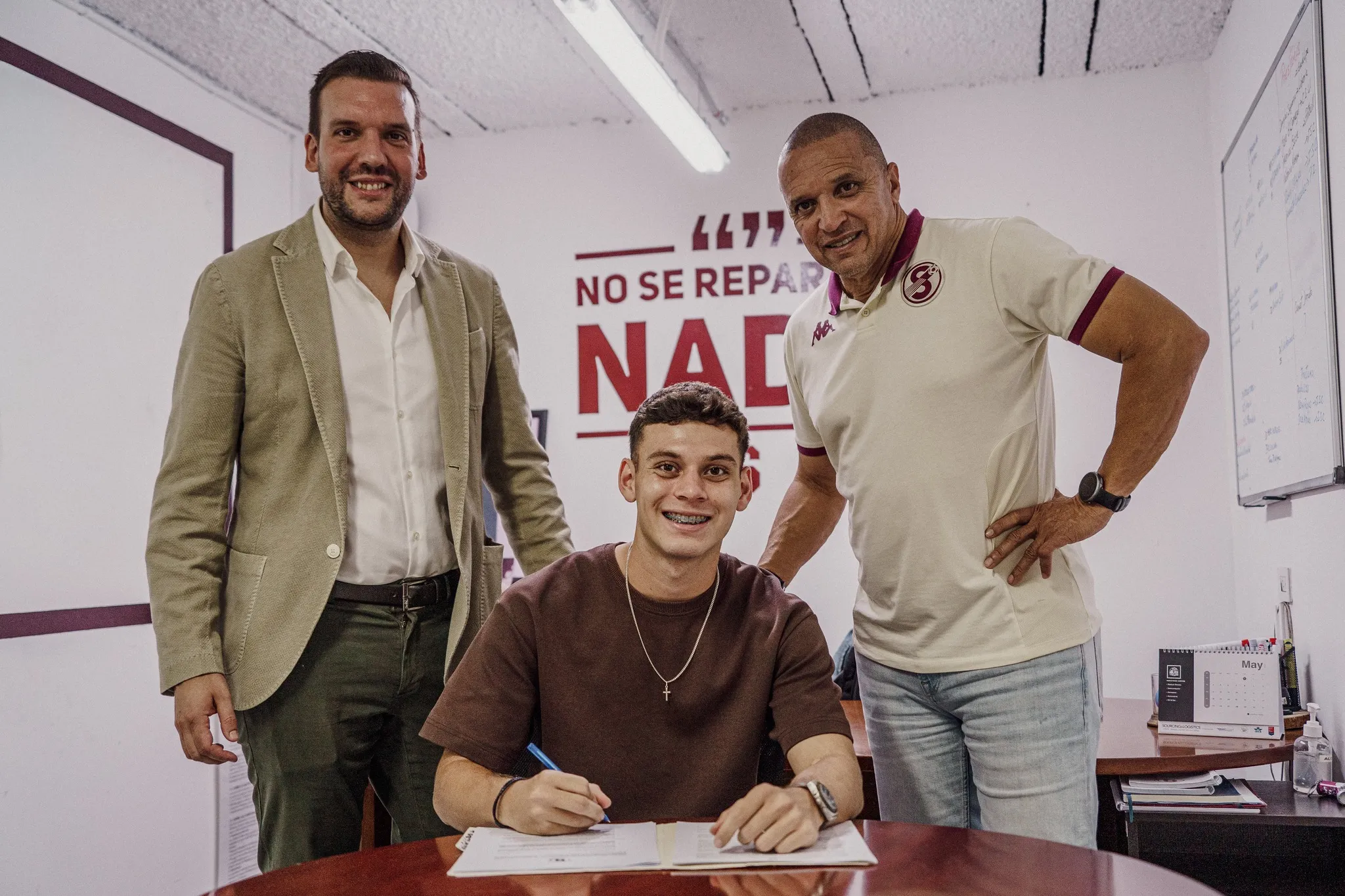 Julián González ya firmó. (Saprissa)