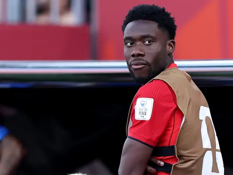 ¿Por qué no juega Alphonso Davies en Canadá vs. Qatar?