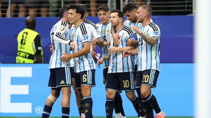 Messi, autor del doblete para Argentina.