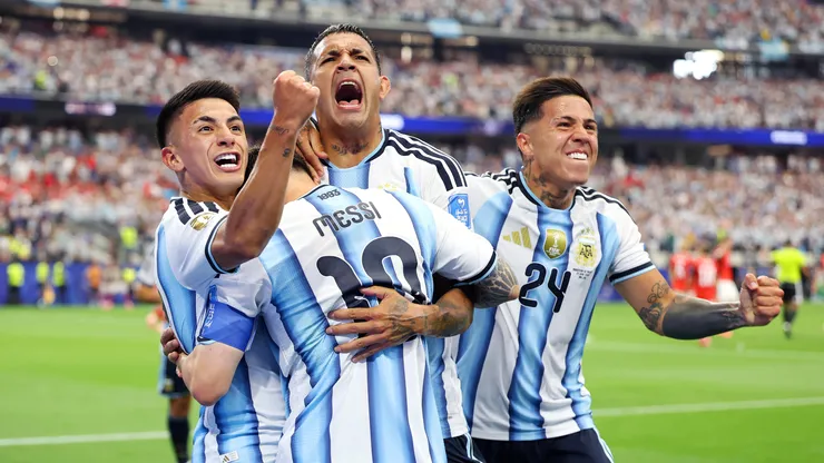 Argentina lidera el Grupo J.