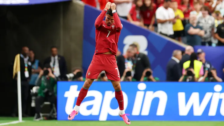 Cristiano Ronaldo está a pocos goles de los mil.