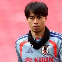 ¿Por qué no juega Kaoru Mitoma hoy en el Japón vs. Suecia?