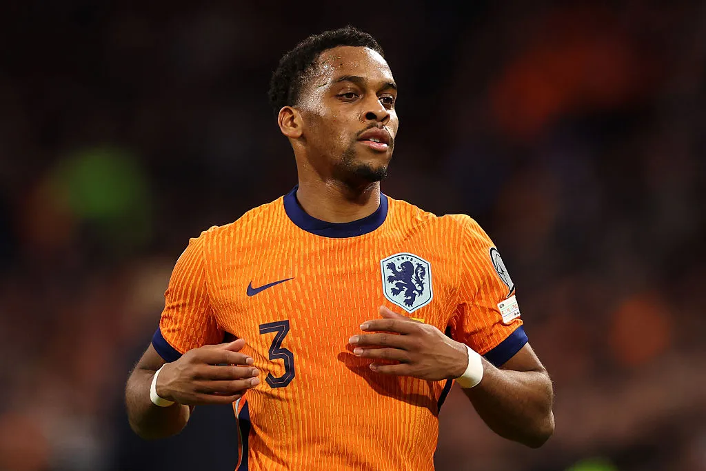 Jurrien Timber se perdió la cita más importante del fútbol mundial por una lesión (Getty Images).