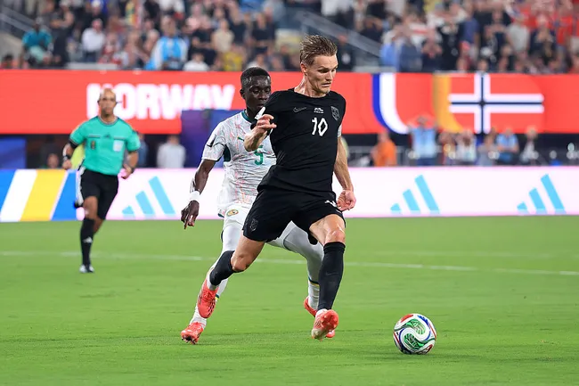 Martin Odegaard descansará ante Francia, pero podría sumar minutos en el complemento (Getty Images).