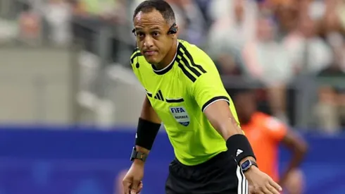 Ismail Elfath es el árbitro del Uruguay vs. España.