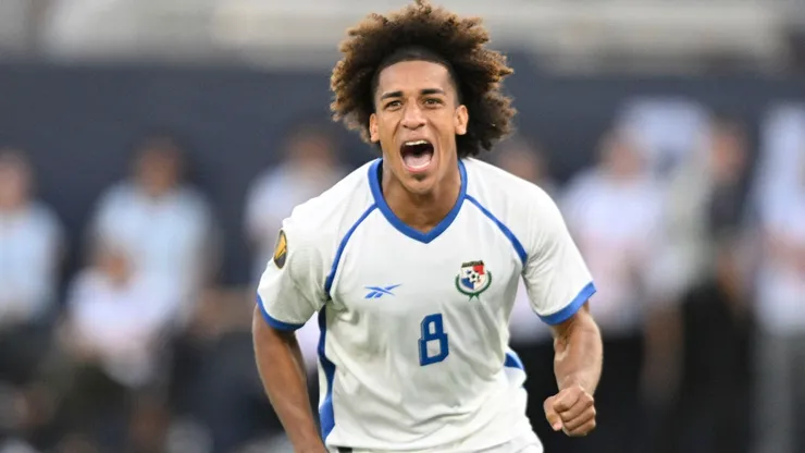Carrasquilla no es titular ante los británicos.
