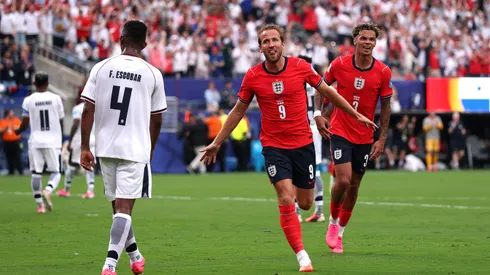 Harry Kane festeja un gol histórico.