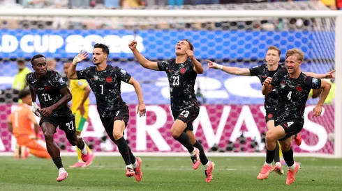 Eustáquio festeja el agónico gol que metió a Canadá por primera vez en octavos de final.