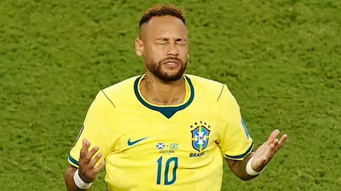Neymar vuelve a ir al banco de suplentes.