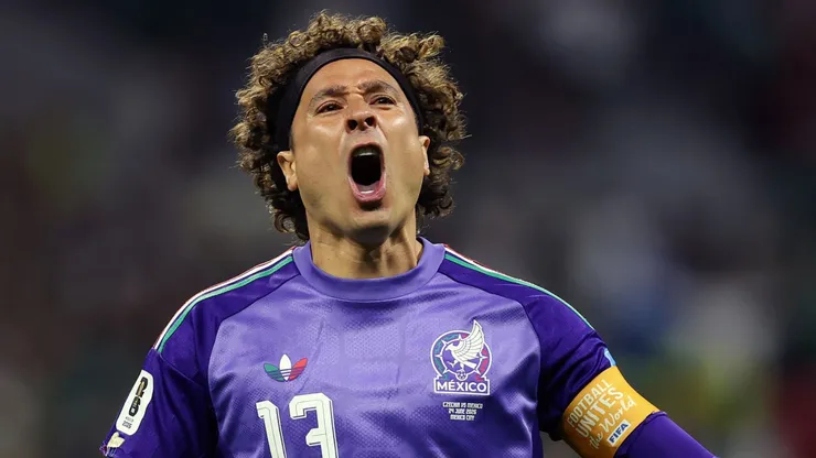 "Memo" Ochoa sigue sin ganarle el puesto a Rangel.