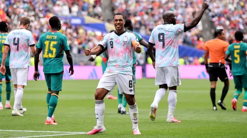 Bélgica remonta para eliminar a Senegal