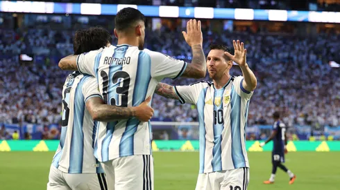 El defensor central marca el gol de la ventaja.