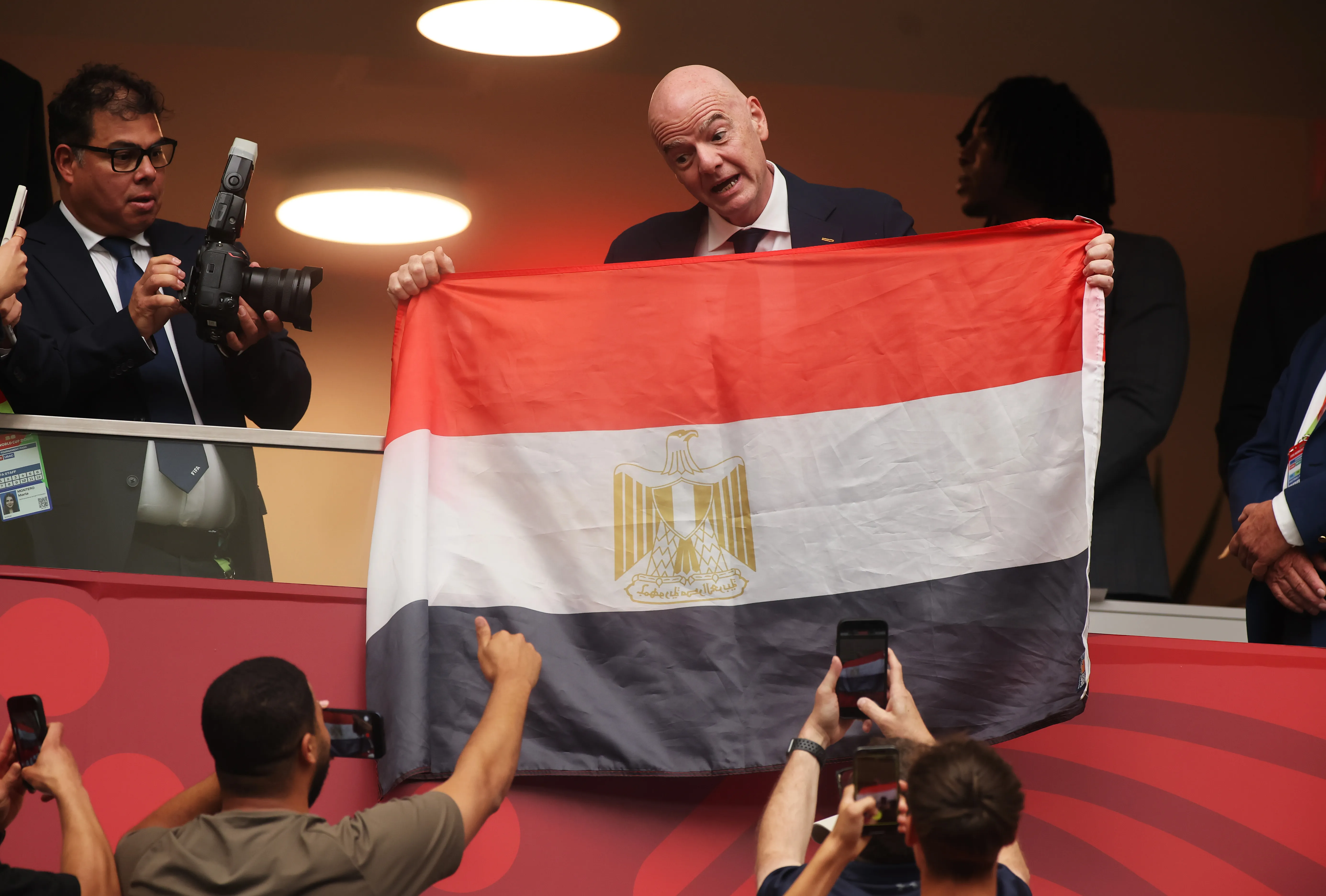 Esta foto de Infantino horas después del partido no habría caído bien en Egipto. (Getty Images)