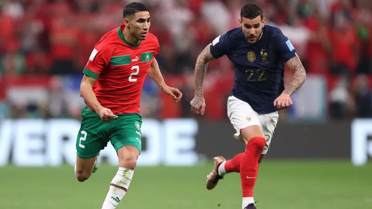 Hakimi y Hernández, durante el cruce de 2022.