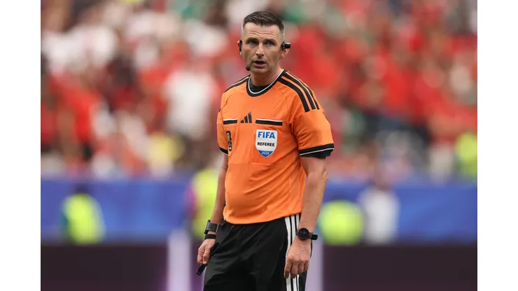 Michael Oliver será el árbitro de España vs. Bélgica.