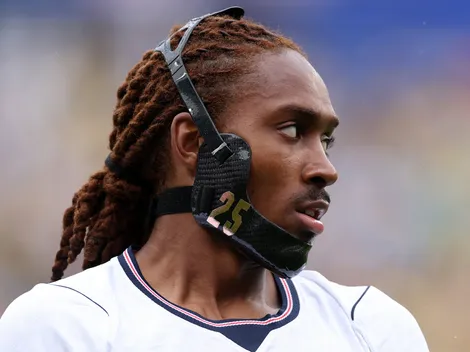 Por qué Djed Spence usa una máscara en Inglaterra vs. Noruega en el Mundial 2026