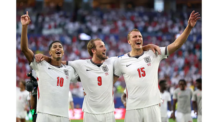 MIAMI GARDENS, FLORIDA - JULY 11: Dan Burn #15, Harry Kane #9 and Jude Bellingham #10 of England celebrate after the 2-1 victory during the FIFA World Cup 2026 Quarter Final match between Norway and England at Miami Stadium on July 11, 2026 in Miami Gardens, Florida. (Photo by Dustin Satloff/Getty Images for Rexona)