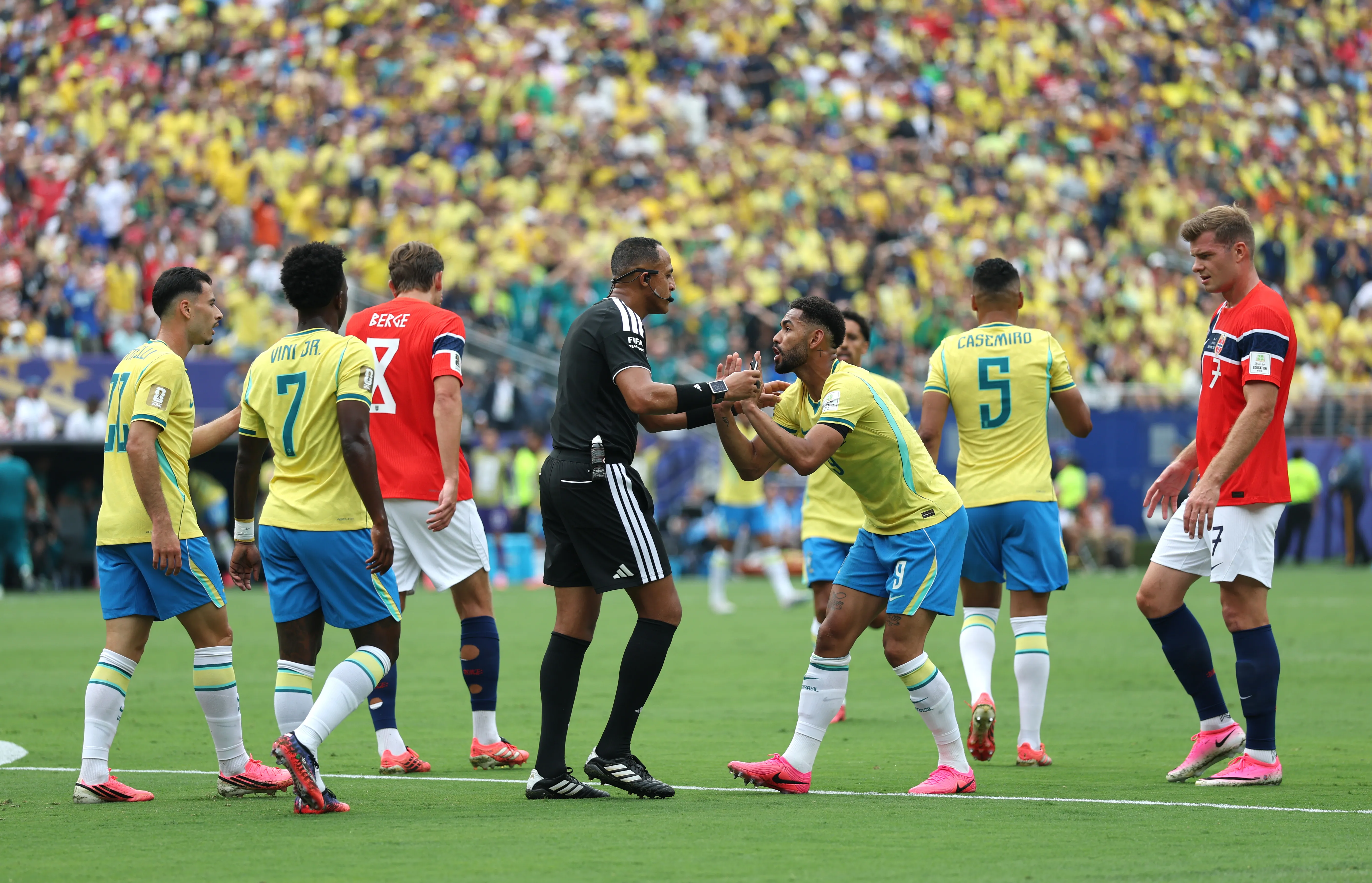 Ismail Elfath viene de dirigir Brasil vs. Noruega. (Getty Images)