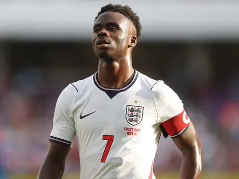 ¿Por qué no juega Bukayo Saka en Argentina vs. Inglaterra?
