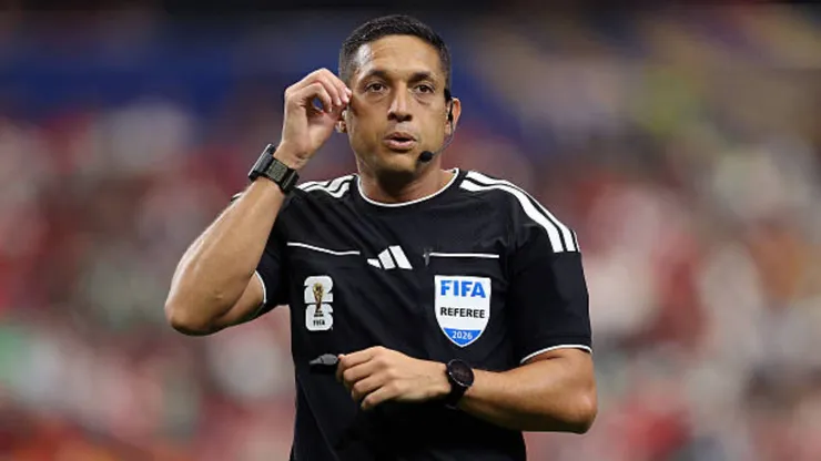 Jesús Valenzuela, el árbitro de Francia vs. Inglaterra.