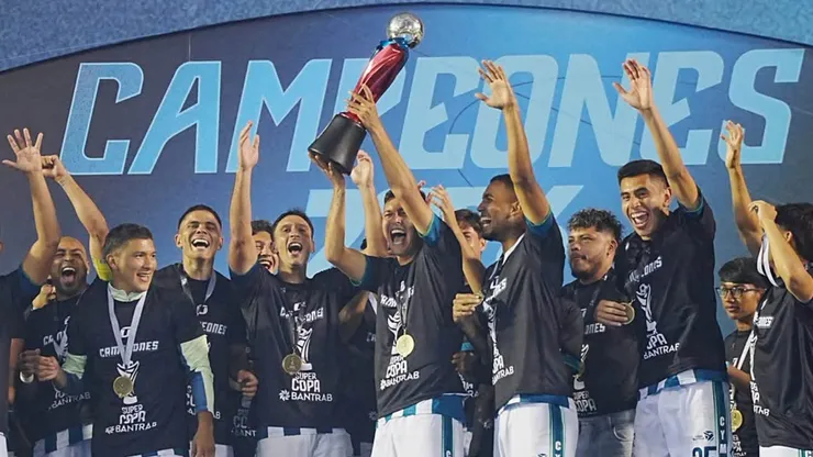 Antigua gana el primer título de la temporada